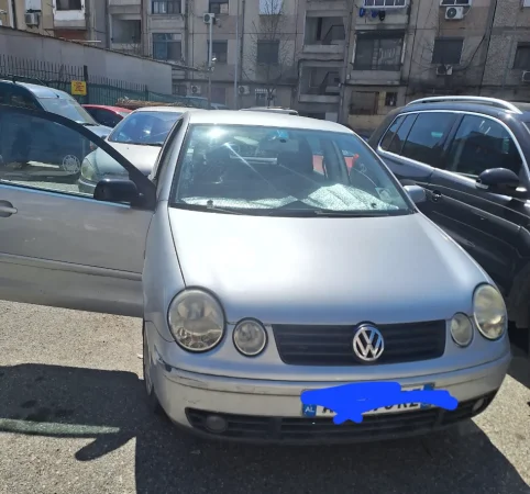 Tirane, shitet makine Volkswagen polo 1.2 benzinë Benzin, gri metalizato manuale Kondicioner 96.500 km 1.600 €