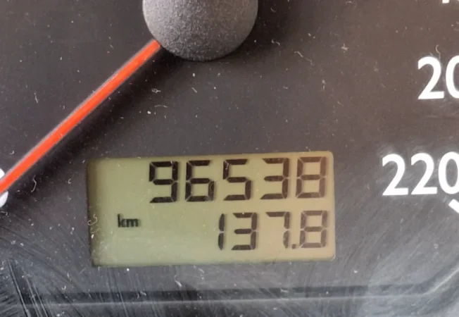 Tirane, shitet makine Volkswagen polo 1.2 benzinë Benzin, gri metalizato manuale Kondicioner 96.500 km 1.600 €