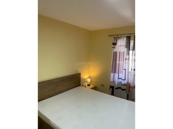 Tirane, jepet me qera apartament 1+1 Kati 2, 60 m² 550 € (tirana e re)