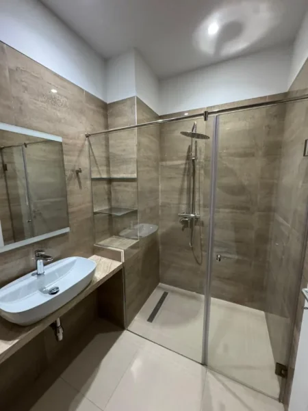 Shqiperi, jepet me qira 2+1+Ballkon Kati 4, 115 m²