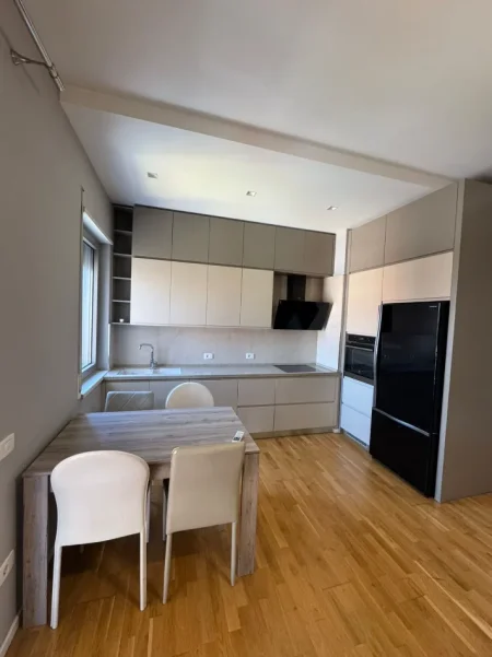 Shqiperi, jepet me qira 2+1+Ballkon Kati 4, 115 m²