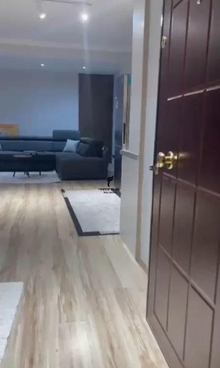 Tirane, jepet me qera apartament 2+1 Kati 2, 102 m² 700 € (KODRA E DIELLIT)