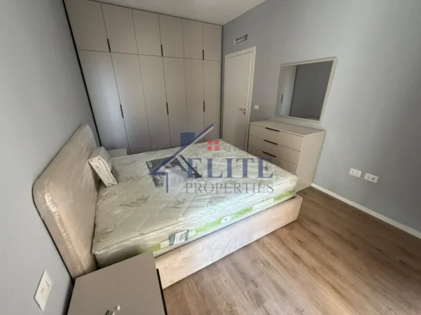 Tirane, jepet me qera apartament 1+1+Ballkon , 65 m² 570 € (Kompleksi Aura)