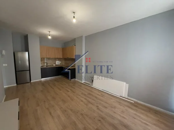 Tirane, jepet me qera apartament 1+1+Ballkon , 65 m² 570 € (Kompleksi Aura)
