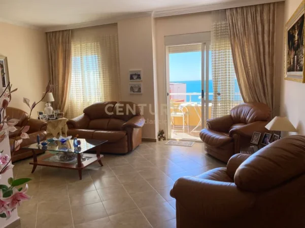 Durres, jepet me qera apartament 2+1+Ballkon Kati 7, 105 m² 700 € (Plazh,hekurudha)