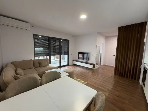 Tirane, jepet me qera apartament 1+1 Kati 5, 69 m² 650 € (ish stacioni i trenit)