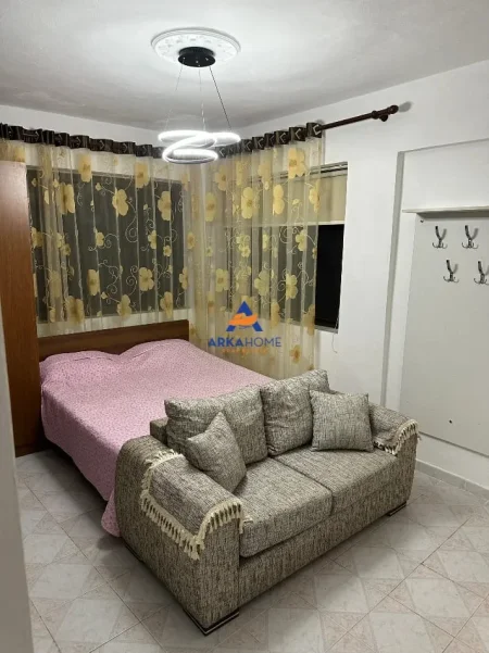 Tirane, jepet me qera apartament 1+1 Kati 1, 45 m² 450 € 