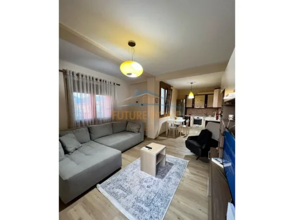 Tirane, jepet me qera apartament 1+1 Kati 8, 81 m² 850 € (Myslym Shyr)