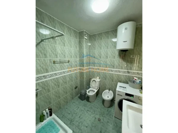 Tirane, jepet me qera apartament 1+1 Kati 8, 81 m² 850 € (Myslym Shyr)
