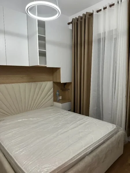 Tirane, jepet me qera apartament 1+1 Kati 6, 56 m² 420 € (ALI DEMI)