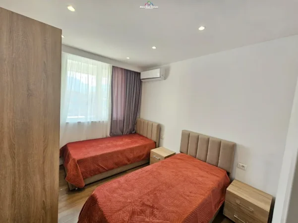 Tirane, jepet me qera apartament 2+1 Kati 7, 100 m² 1.000 € (mine peza)