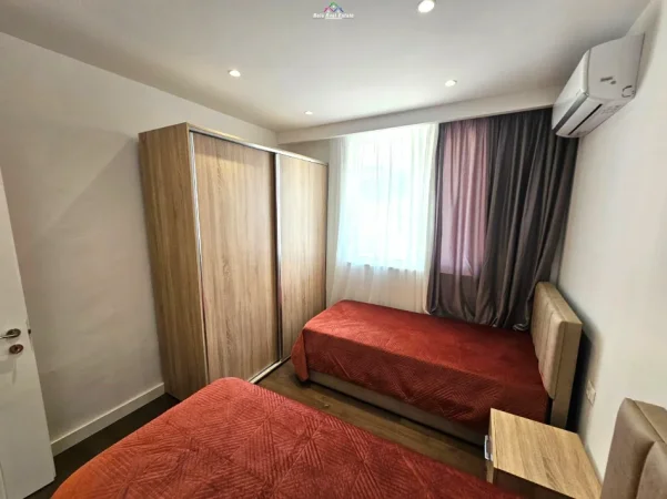 Tirane, jepet me qera apartament 2+1 Kati 7, 100 m² 1.000 € (mine peza)