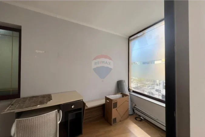 Tirane, jepet me qera ambjent biznesi Kati 3, 87 m² 1.000 € 