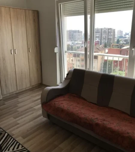 Tirane, jepet me qera garsonier Kati 4, 40 m² 450 € (QENDER)