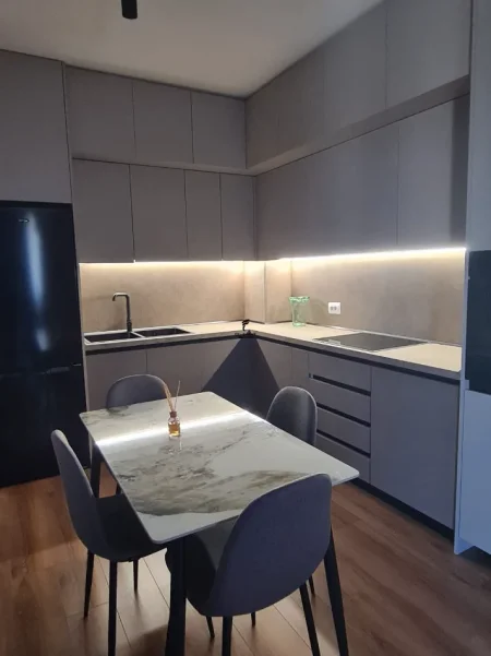 Tirane, jepet me qera apartament 1+1 Kati 3, 70 m² 700 € (RRUGA E ELBASANIT)