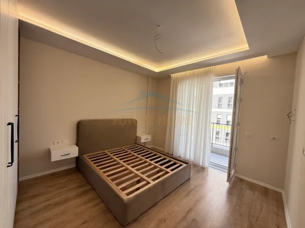 Tirane, shitet apartament 2+1+Ballkon Kati 3, 104 m² 133.900 € (Univers City)