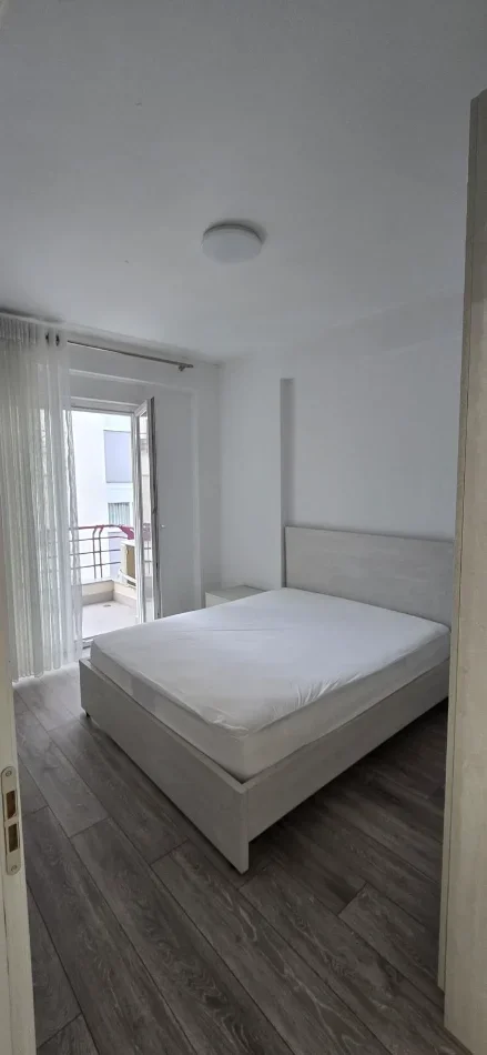 Tirane, jepet me qera apartament 2+1 Kati 3, 82 m² 600 € (LIQENI I THATE)