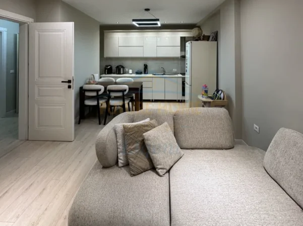 Tirane, shitet apartament 1+1+Aneks+Ballkon Kati 1, 67 m² 200.000 € (Liqeni i Thate)