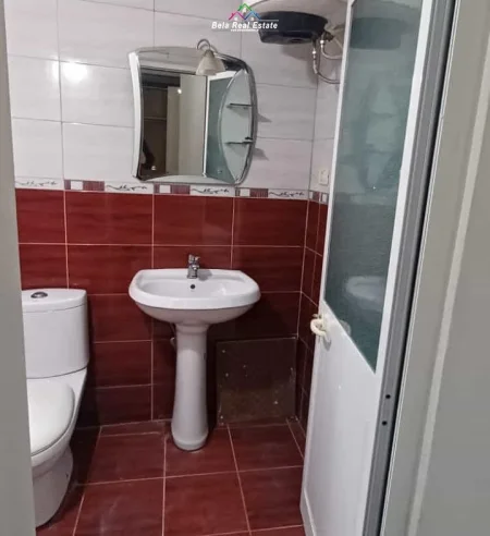 Tirane, jepet me qera apartament 3+1 Kati 2, 110 m² 420 € (xhanfize keko)