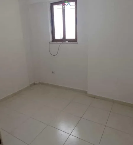 Tirane, jepet me qera apartament 3+1 Kati 2, 110 m² 420 € (xhanfize keko)