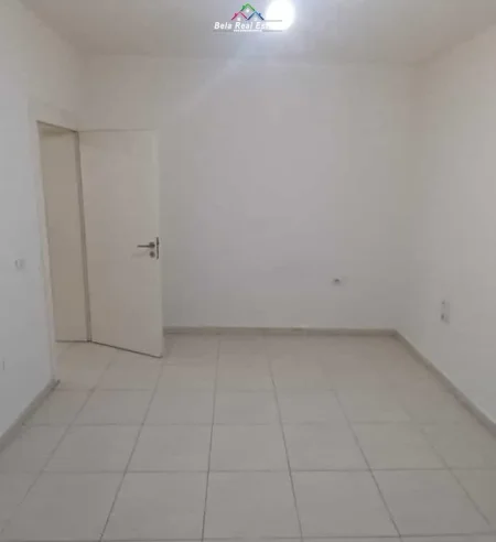 Tirane, jepet me qera apartament 3+1 Kati 2, 110 m² 420 € (xhanfize keko)