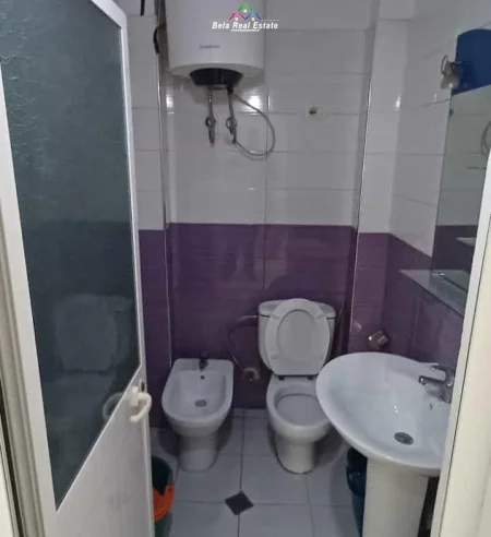 Tirane, jepet me qera apartament 3+1 Kati 2, 110 m² 420 € (xhanfize keko)