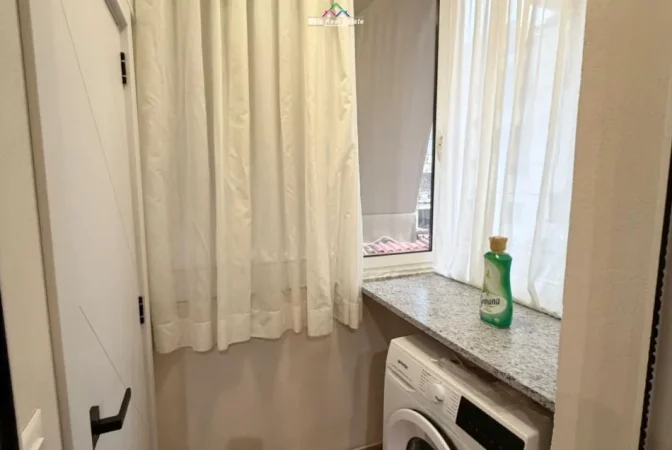 Tirane, jepet me qera Vile 1+1+Ballkon Kati 2, 55 m² 580 € (rruga e kavajes)