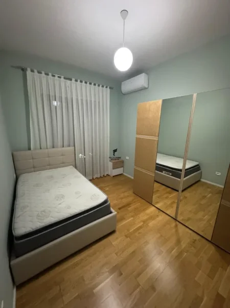 Tirane, jepet me qera apartament 2+1 Kati 7, 115 m² 1.200 € (DELIJORGJI)