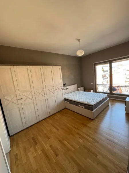 Tirane, jepet me qera apartament 2+1 Kati 7, 115 m² 1.200 € (DELIJORGJI)