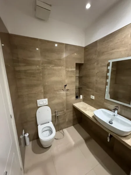 Tirane, jepet me qera apartament 2+1 Kati 7, 115 m² 1.200 € (DELIJORGJI)