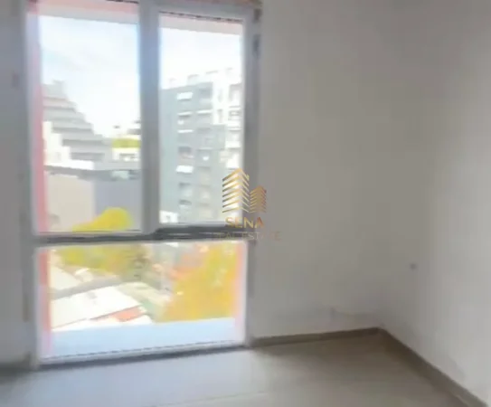 Tirane, jepet me qera ambjent biznesi Kati 5, 148 m² 900 € (Spitali QSUT)
