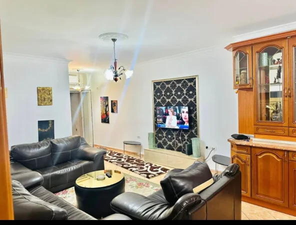 Tirane, jepet me qera apartament 2+1 Kati 3, 120 m² (Zogu i Zi)