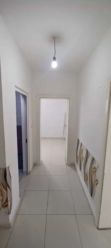 Tirane, jepet me qera apartament 3+1 Kati 2, 110 m² 420 € (Rruga Xhanfize Keko)