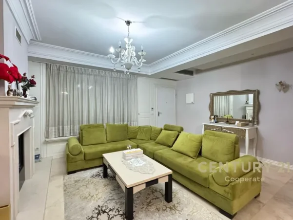 Tirane, shitet apartament 2+1+Ballkon Kati 2, 124 m² 300.000 € (kodra e diellit)