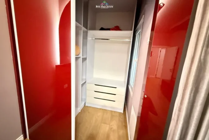 Tirane, jepet me qera apartament 2+1 Kati 2, 95 m² 900 € (rruga e dibres)