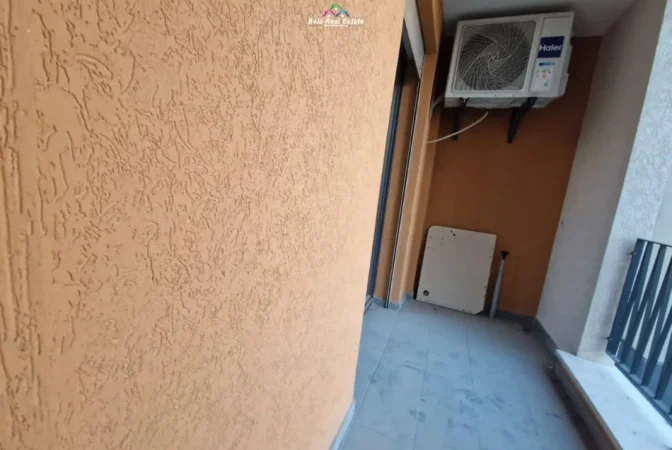 Tirane, jepet me qera zyre Kati 3, 66 m² 570 € (Rruga Kongresi i Manastirit)