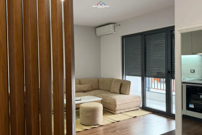 Tirane, jepet me qera apartament 1+1+Ballkon Kati 5, 69 m² 680 € (bulevardi i ri)