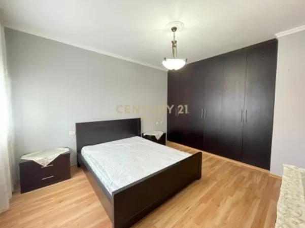 Tirane, jepet me qera apartament 1+1 Kati 4, 70 m² 450 € (don bosko)