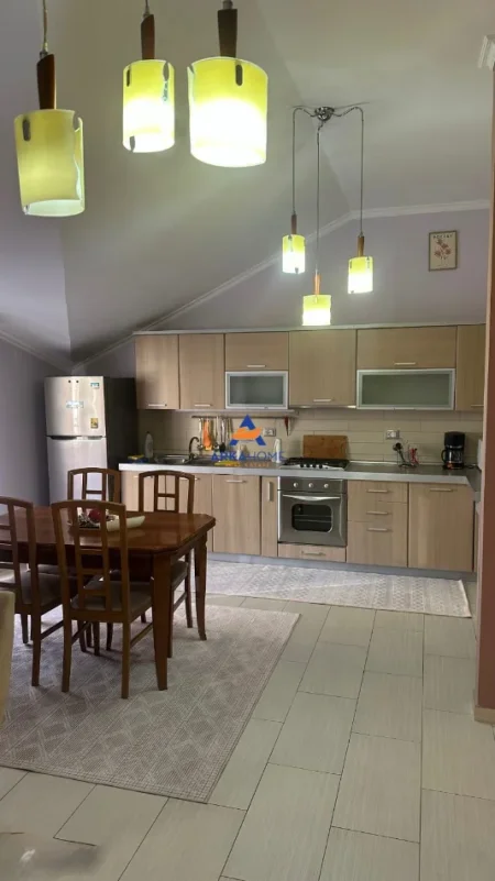 Tirane, jepet me qera apartament 3+1+Ballkon Kati 2, 144 m² 891 € 