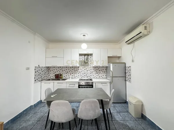 Tirane, jepet me qera apartament 2+1 Kati 0, 250 m² 550 € (don bosko)