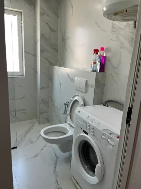 Tirane, jap me qera apartament 1+1+Aneks+Ballkon Kati 4, 55 m² 415 € (Rruga Belul Hatibi)