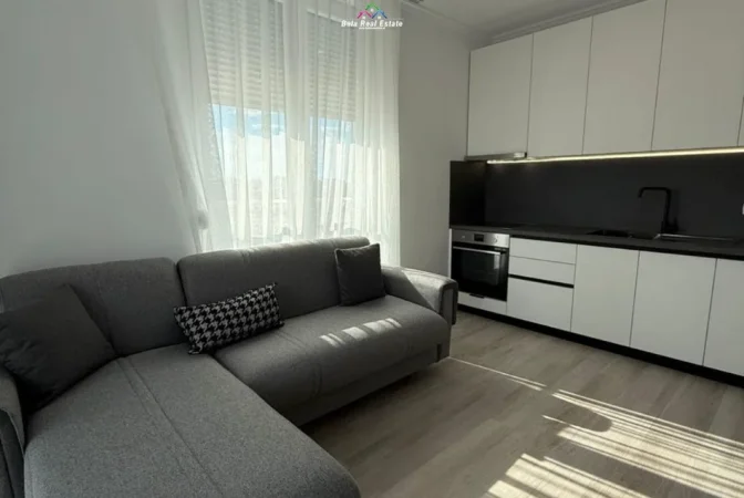 Tirane, jepet me qera apartament 1+1+Ballkon Kati 6, 80 m² 780 € (bulevardi i ri)