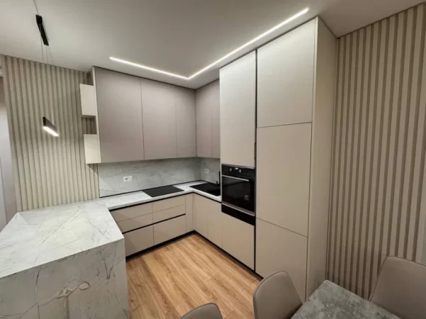 Tirane, jepet me qera apartament 2+1 Kati 3, 118 m² 1.200 € (SECRET GARDEN TEG)