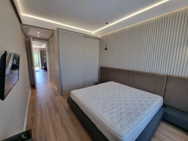 Tirane, jepet me qera apartament 2+1 Kati 3, 118 m² 1.200 € (SECRET GARDEN TEG)
