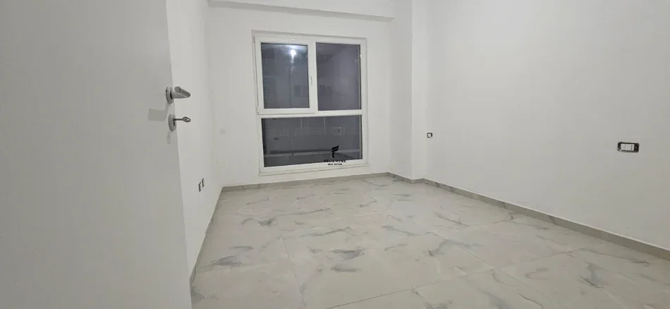 Tirane, jepet me qera zyre Kati 1, 66 m² 600 € (LAPRAKE)