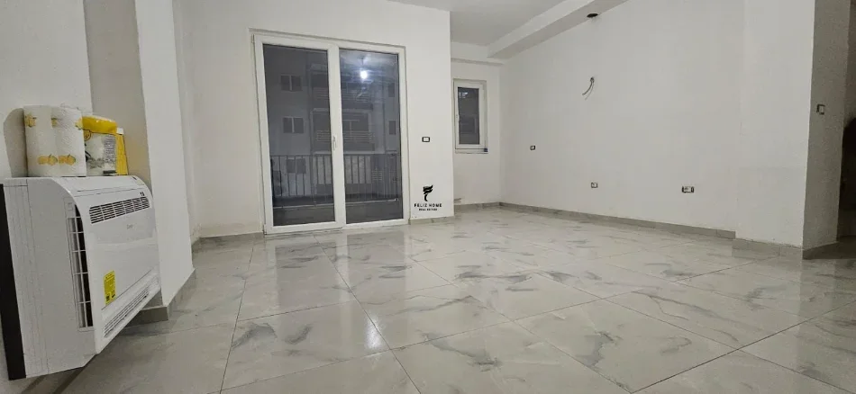 Tirane, jepet me qera zyre Kati 1, 66 m² 600 € (LAPRAKE)