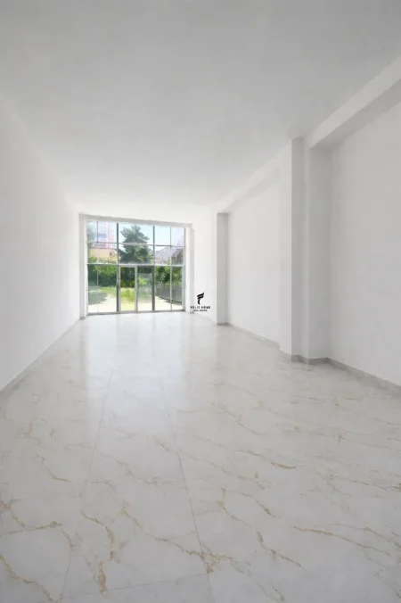 Tirane, jepet me qera dyqan Kati 0, 107 m² 1.100 € (DON BOSKO)