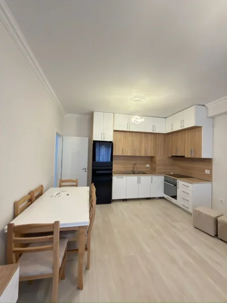 Tirane, jepet me qera apartament Kati 3,