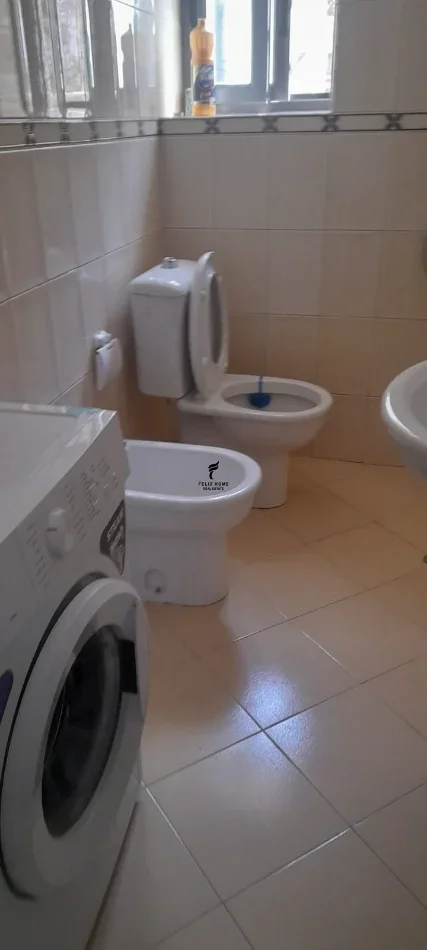 Tirane, jepet me qera apartament 2+1 Kati 1, 70 m² 500 € (MYSLYM SHYRI)