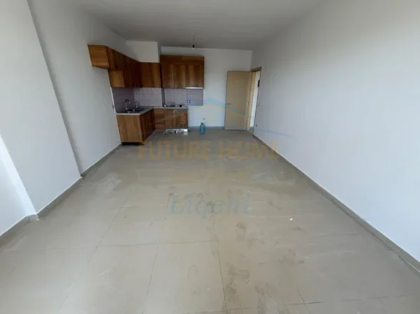 Tirane, shitet apartament 1+1+Ballkon Kati 3, 71 m² 116.000 € (KINOSTUDIO)